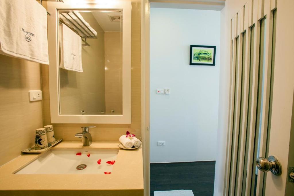 Hanoi Mai Charming Hotel & Travel Екстериор снимка